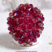 Bague Orchidée avec des facettes et des toupies en cristal de Swarovski